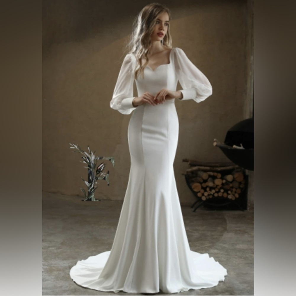 Trumpet wedding dress, button up sleeves